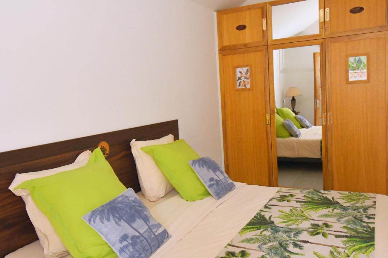 Le Jacaranda Du Guillaume Bed and Breakfast Le Guillaume Buitenkant foto